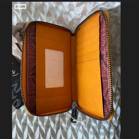 Loungefly Disney Lion King Scene Scar Ziparound Wallet. NWT - Picture 3 of 3